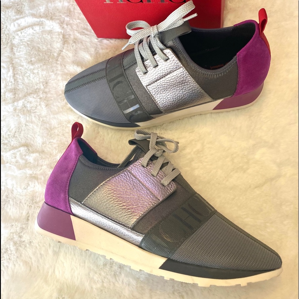CH Carolina Herrera Silver Purple Runners 39
